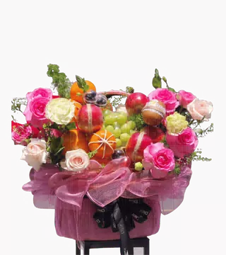 Giỏ Trái Cây Phối Hoa Hồng Tông Hồng Sang Trọng